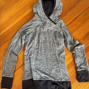Lululemon hooded pull over size 4